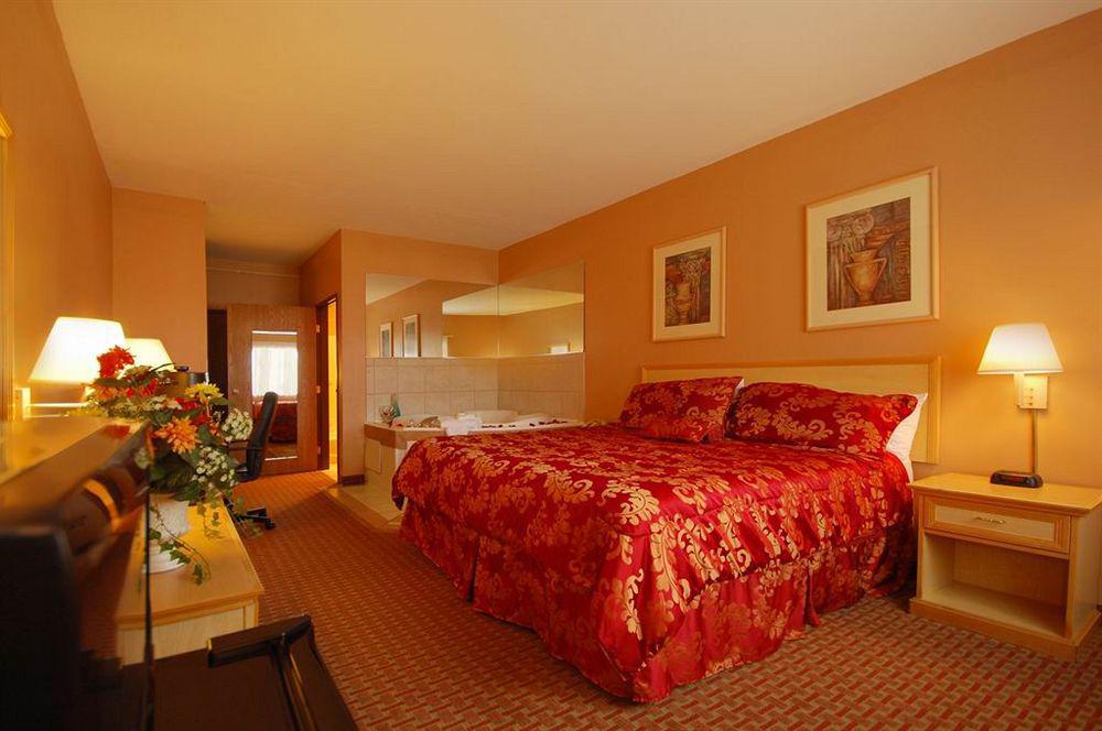 Surestay Plus Hotel By Best Western Τοπέκα Δωμάτιο φωτογραφία
